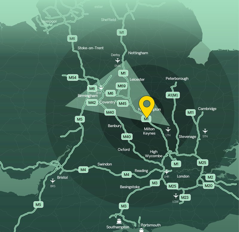 UK map: Brackmills 195 pinned at Northampton on the M1, inside the Golden Triangle drawn between Birmingham, Leicester and Milton Keynes, with rings at 30, 60 and 120 minutes' drive reaching London, Bristol, Southampton and Sheffield; the motorways and the airports at Luton, Birmingham, East Midlands, Heathrow, Gatwick and Stansted are marked